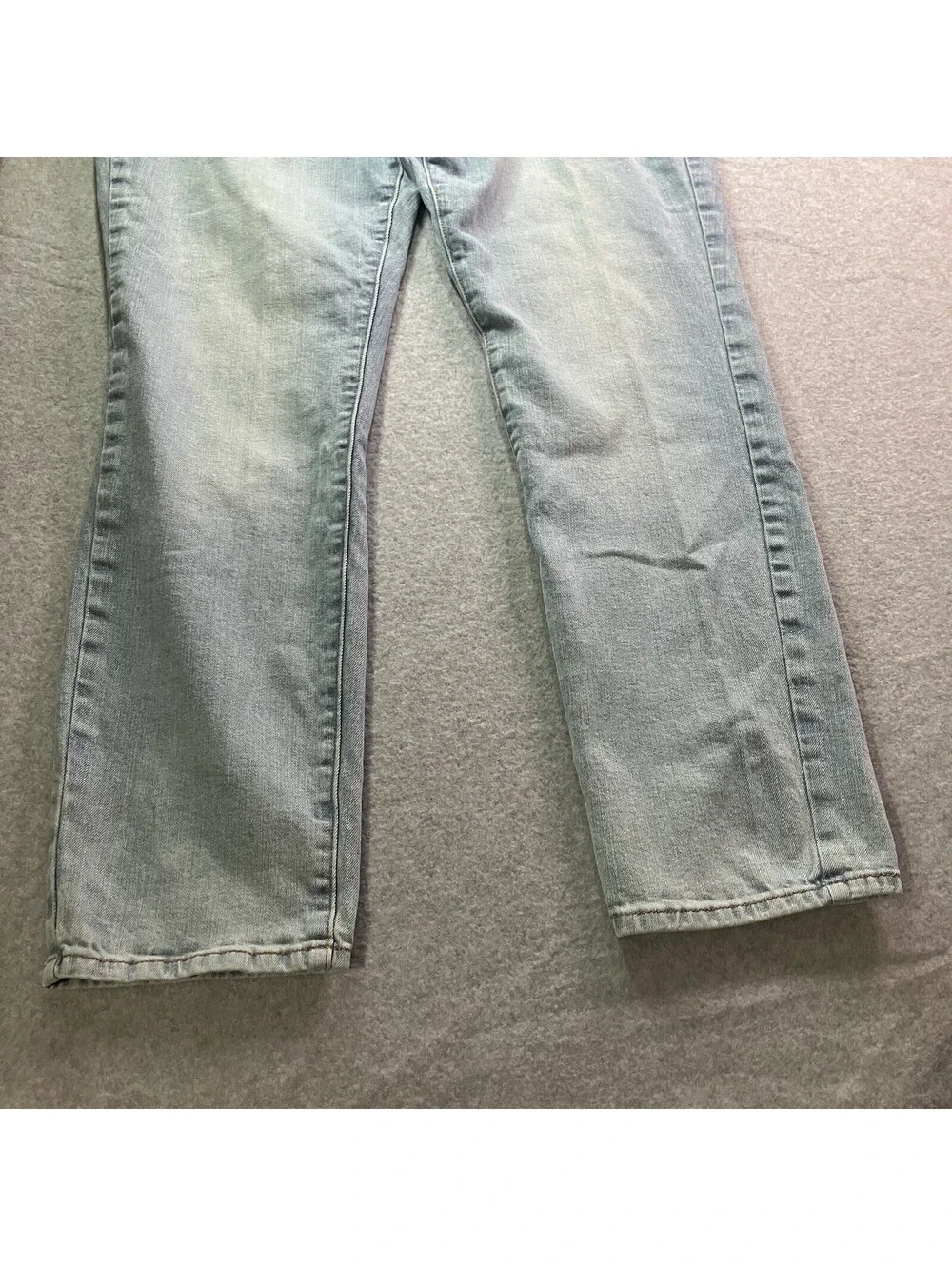 Eddie Bauer Jeans, Women's Size 10, Denim, Light Wash, Straight, Specially Dyed